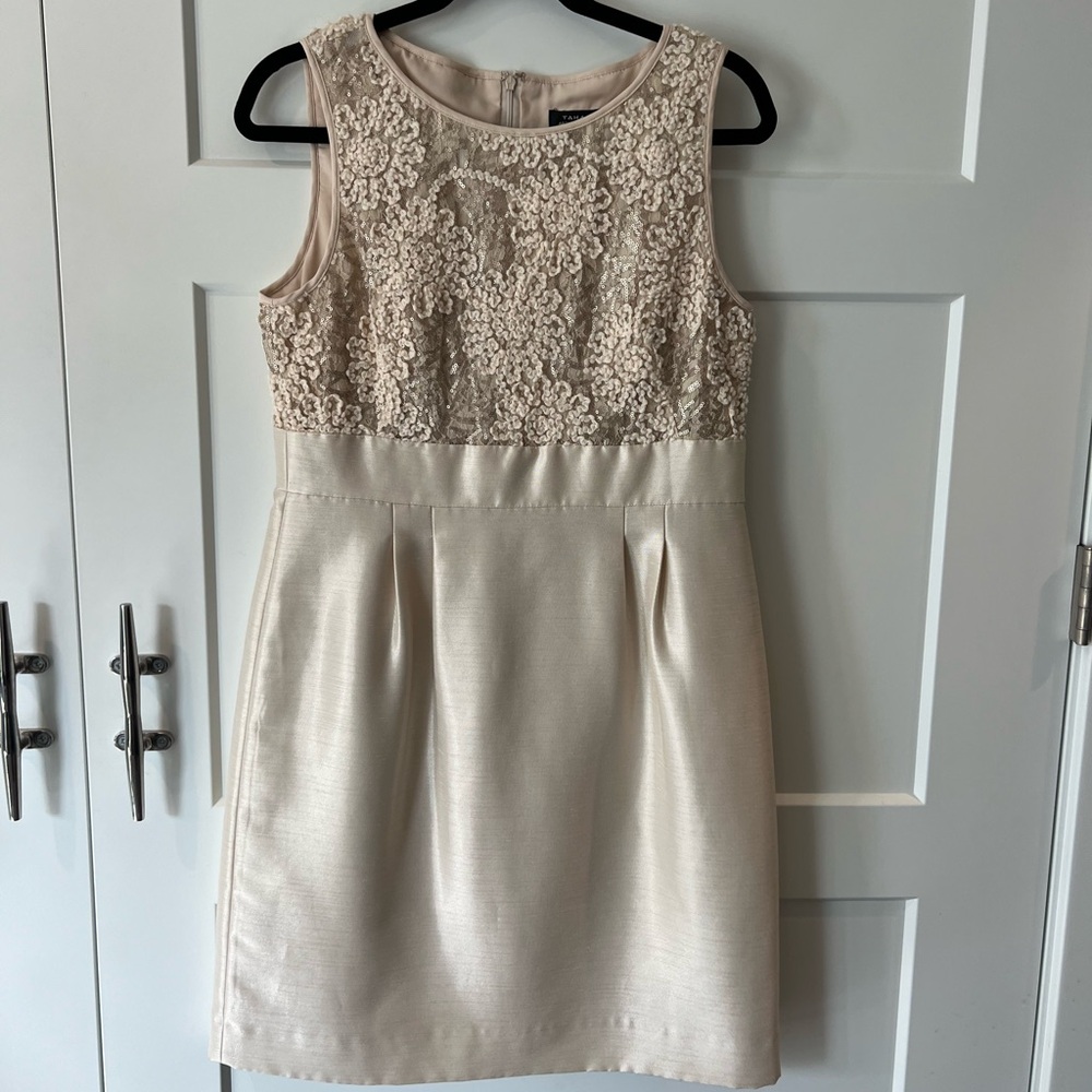 Tahari EUC knee length gold/tan cocktail dress.